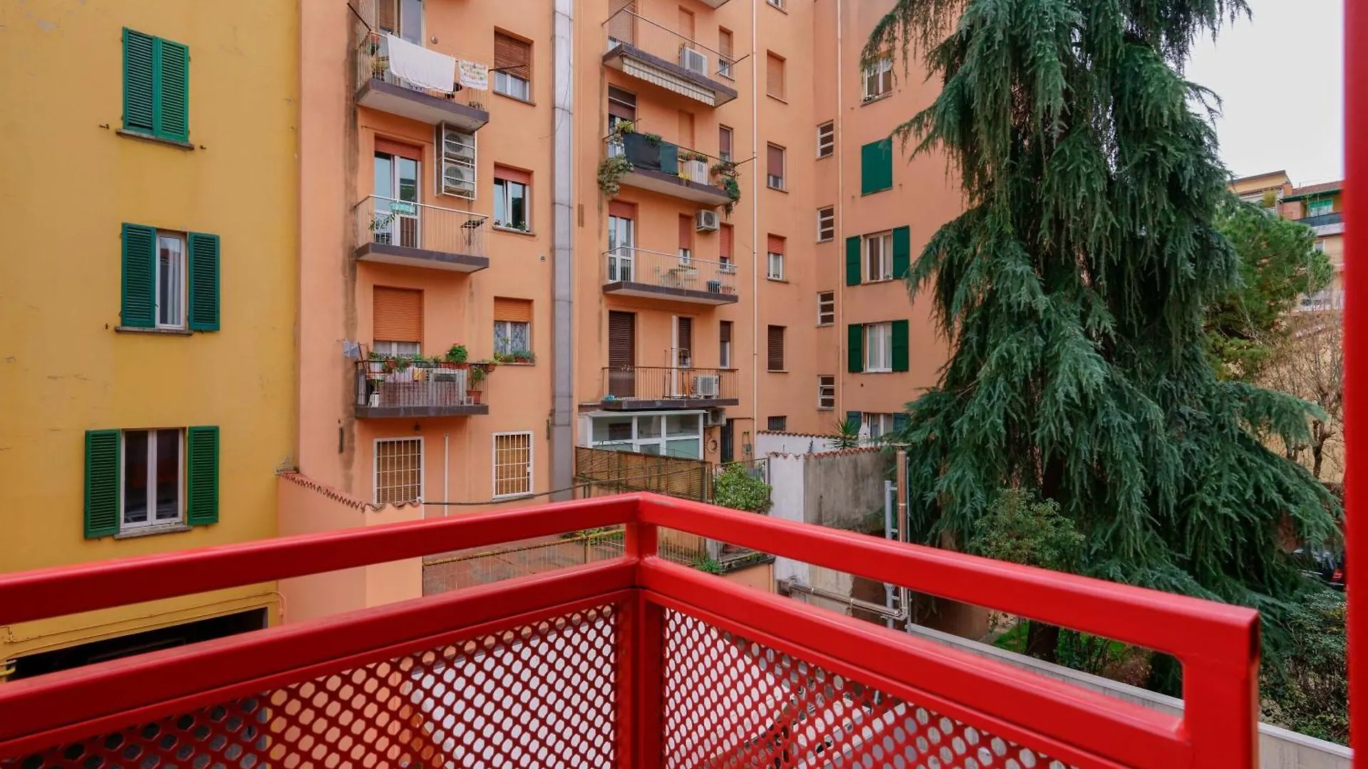 Mascarella 86 Apartments Bologna 0*,  Italië