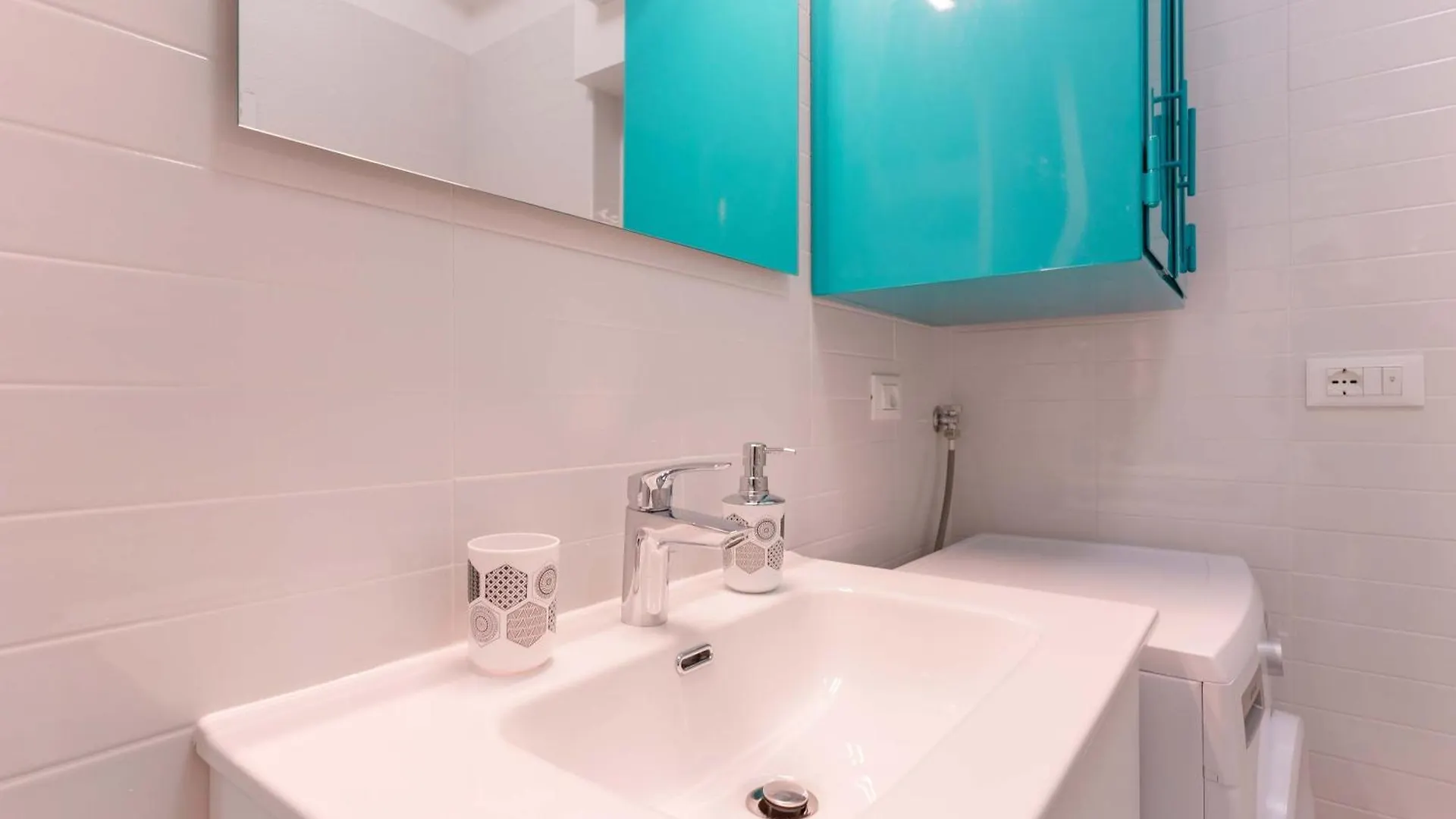 Mascarella 86 Apartments Bologna 0*,  Italy